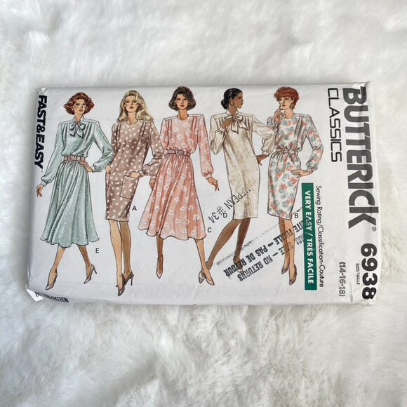 2 Butterick Classics Sewing Patterns - Picture 2 of 5